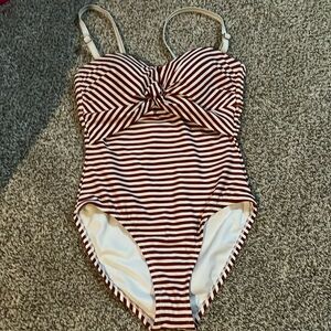 Women’s one piece swimsuit size small, burgundy stripes. So cute!